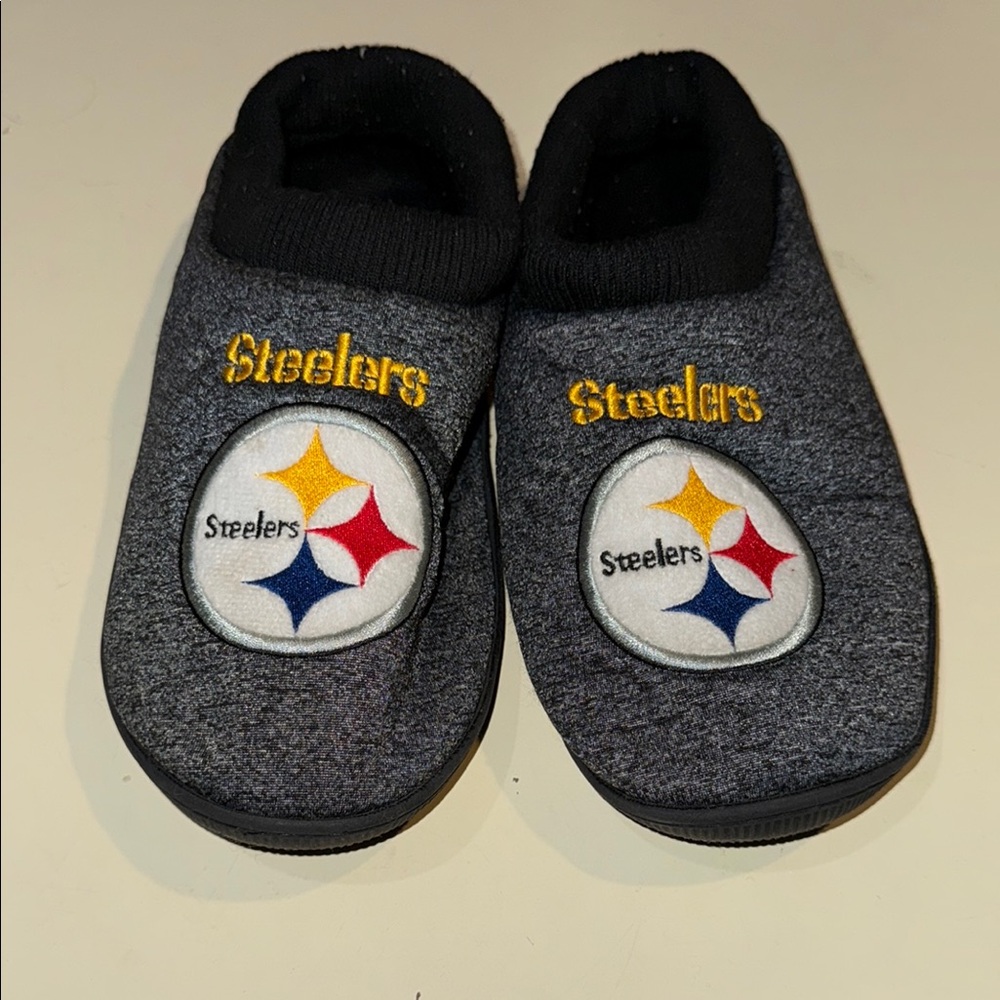 Steelers  Slippers -‎ Gray size L 11-12 men